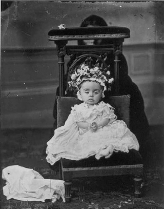 Illustration for article titled The Strangest Tradition of the Victorian Era: Post-Mortem Photography